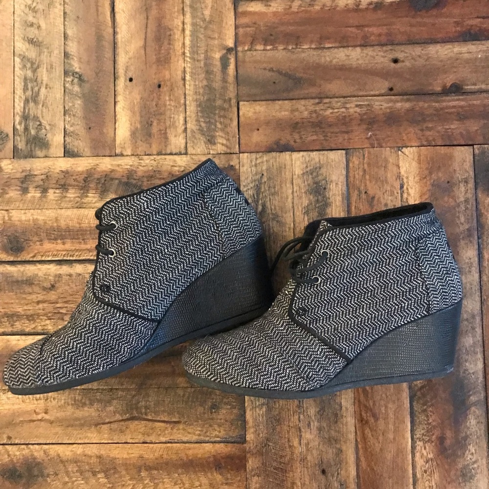 Toms Herringbone Wedges. Size 11